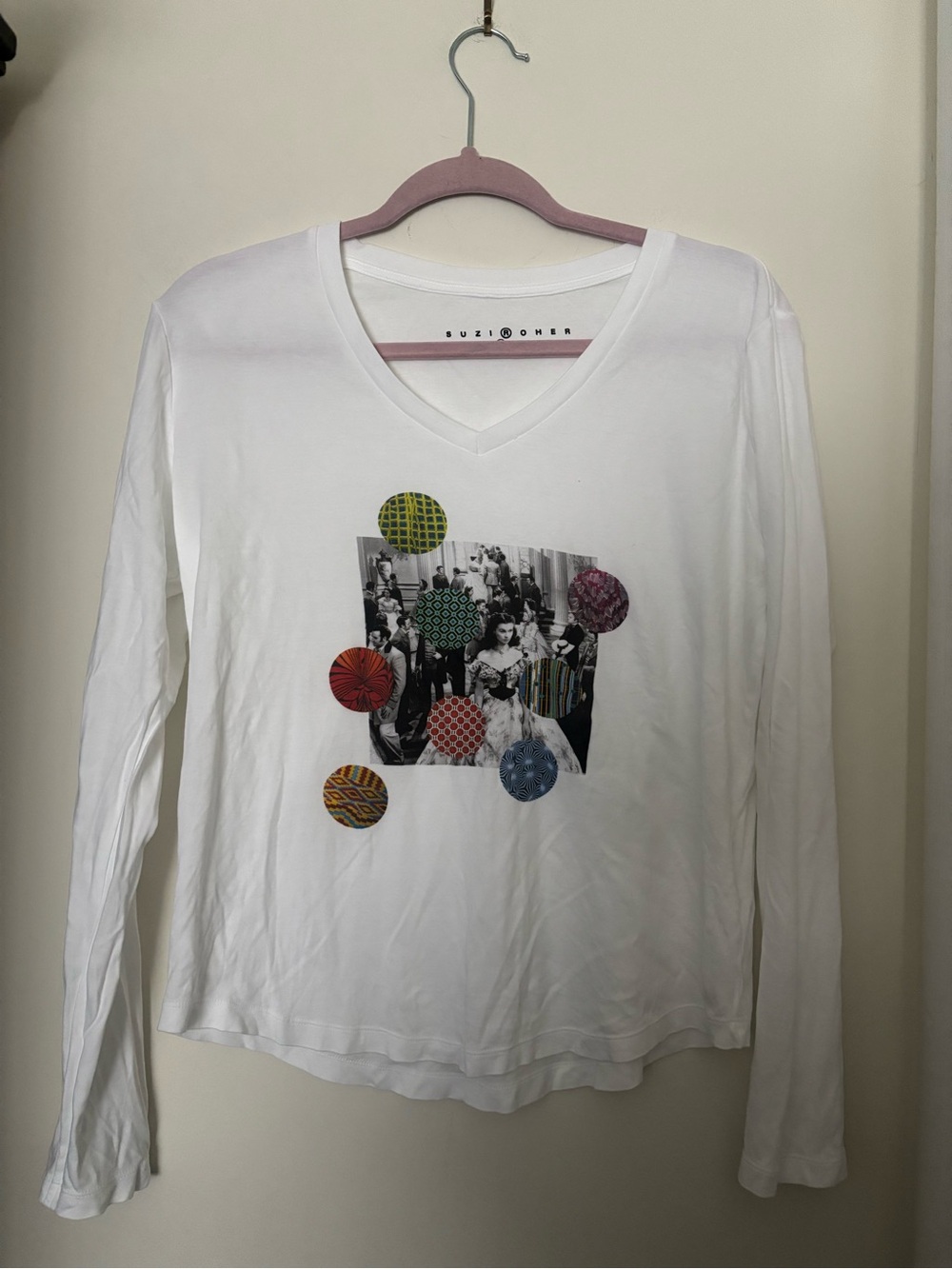 Suzi Roher White V-Neck Long-Sleeve Tee with Multicolor Circle Graphic